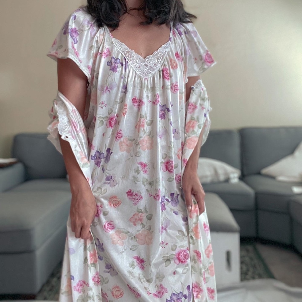 Vintage 70s Vanity Fair Peignoir Set